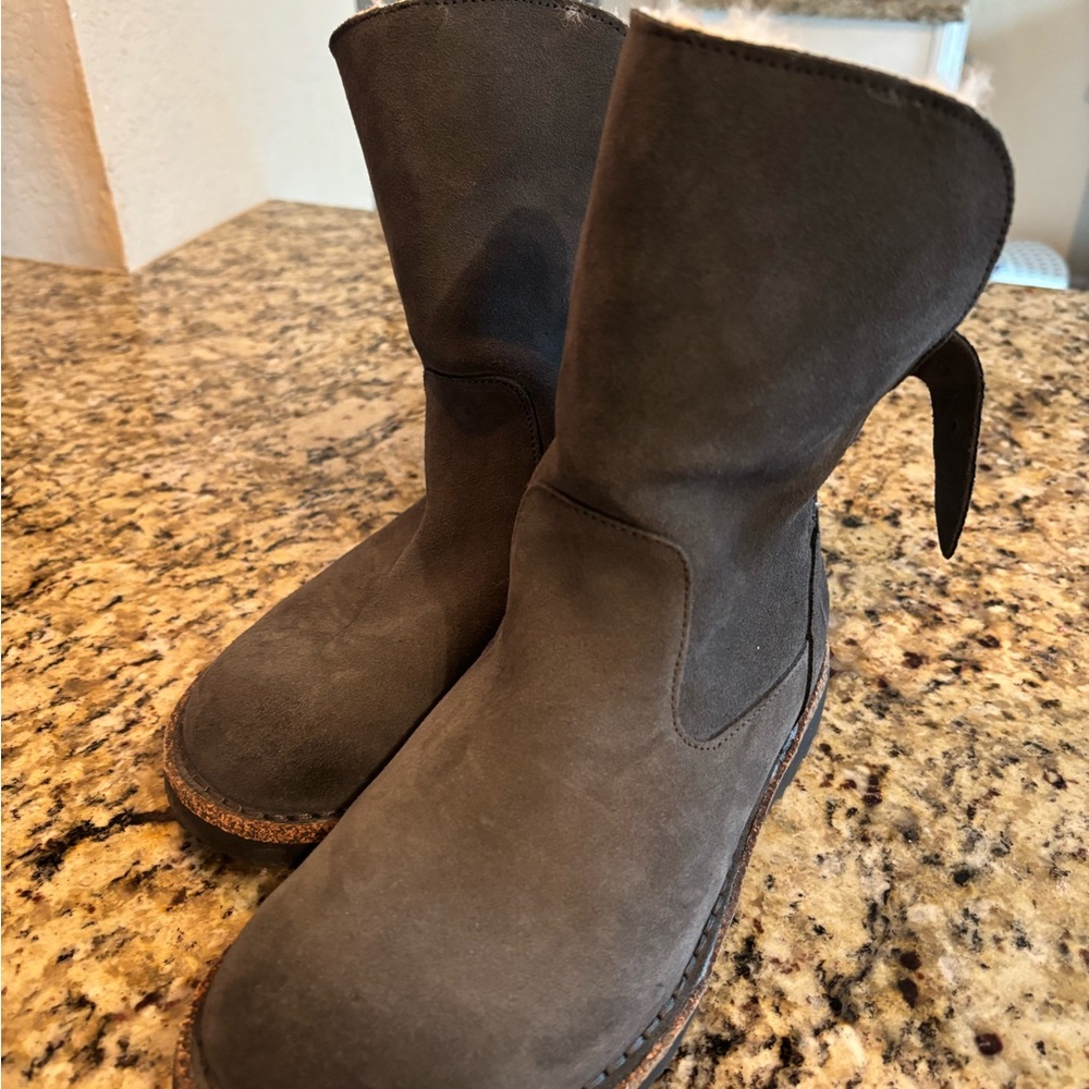 Birkenstock Gray Fall Boots Mid-Calf Pull-On
